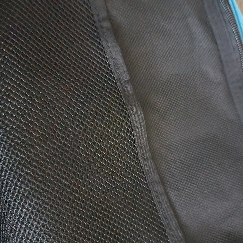 Unisex NWT Cookies Smell Proof Duffel Removable Crossbody Strap - Picture 4 of 6